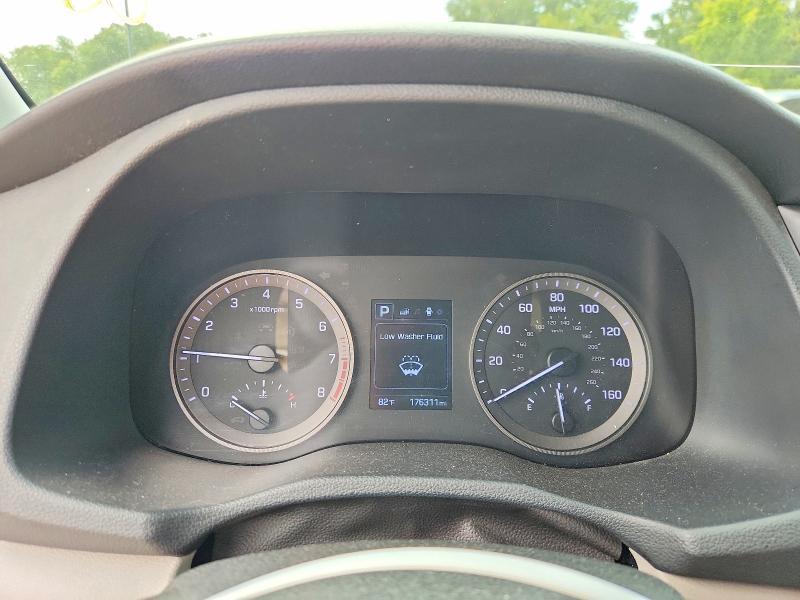 Photo 9 from auction – 2018 HYUNDAI TUCSON with VIN KM8J33A40JU707281