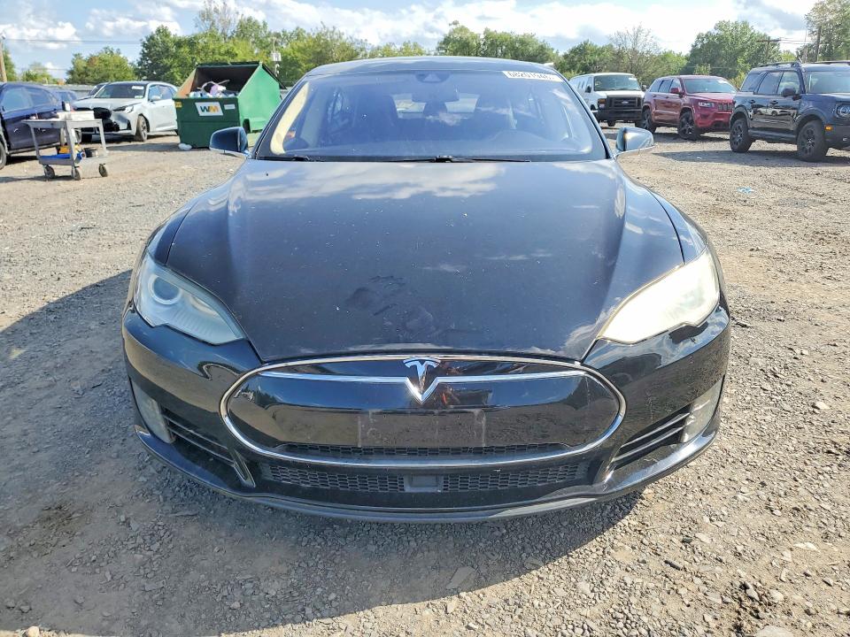 Photo 5 from auction – 2014 TESLA MODEL S with VIN 5YJSA1S15EFP67448