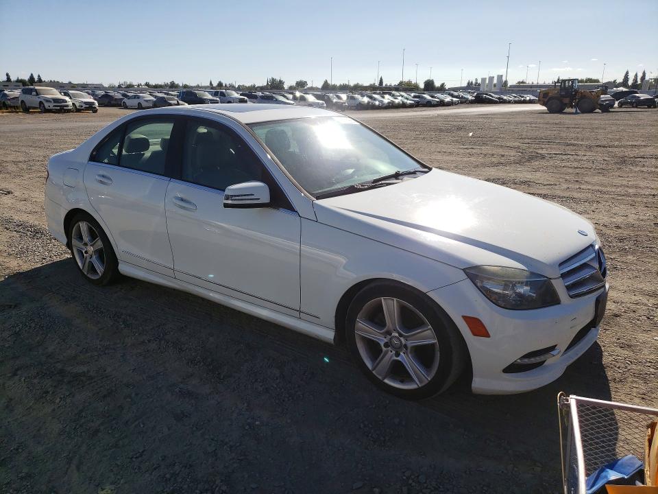 Photo 4 from auction – 2011 MERCEDES-BENZ C with VIN WDDGF5EB5BR176597