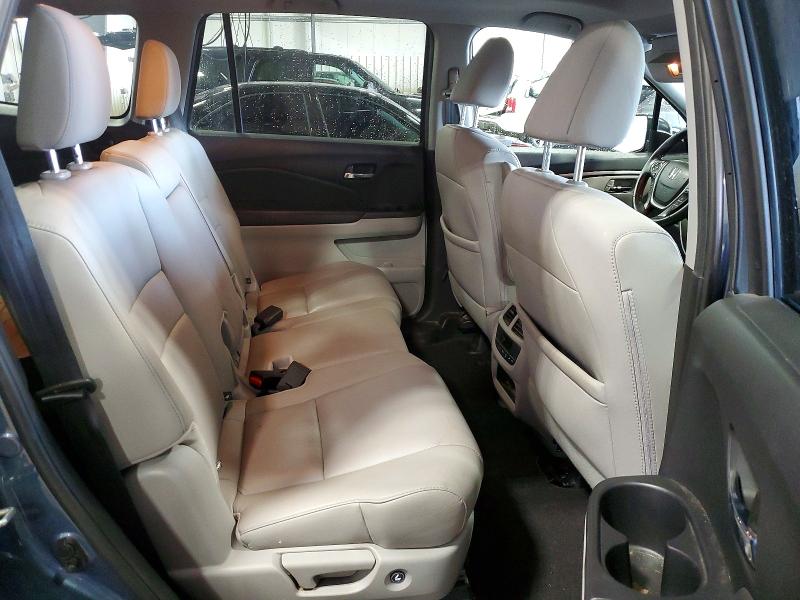 Фото 10 с аукциона – 2017 HONDA PILOT с VIN 5FNYF6H66HB052372