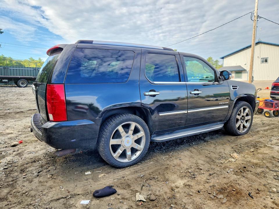 Photo 3 from auction – 2012 CADILLAC ESCALADE with VIN 1GYS4BEF6CR119865