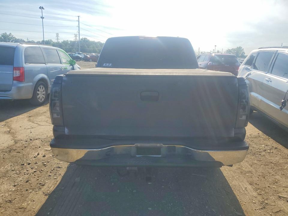 Снимка 6 от търг – 2005 CHEVROLET SILVERADO с VIN 2GCEC13T551134152