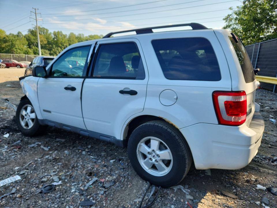 Zdjęcie 2 z aukcji – 2008 FORD ESCAPE z VIN 1FMCU93Z98KA07962