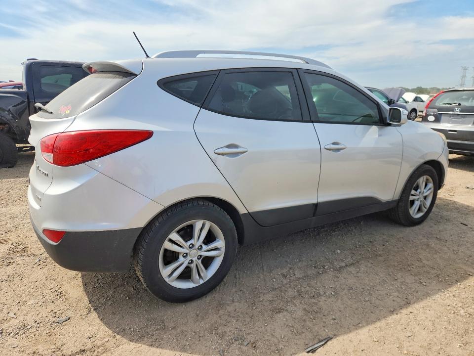 Photo 3 from auction – 2012 HYUNDAI TUCSON with VIN KM8JUCAC1CU430213