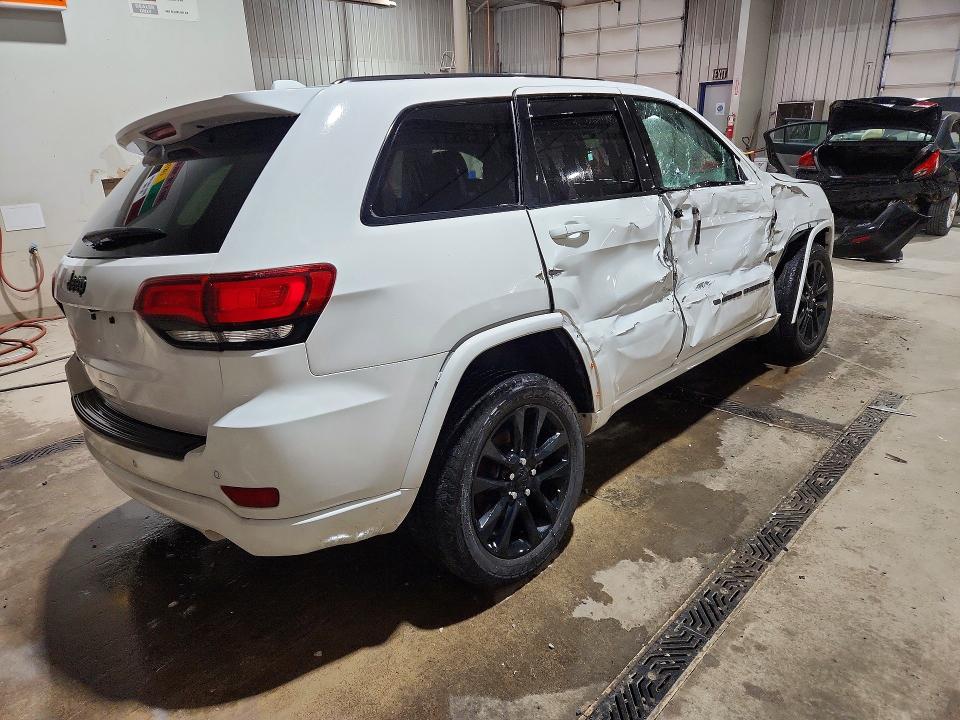 Снимка 3 от търг – 2022 JEEP GRAND CHEROKEE с VIN 1C4RJFAG5NC151389