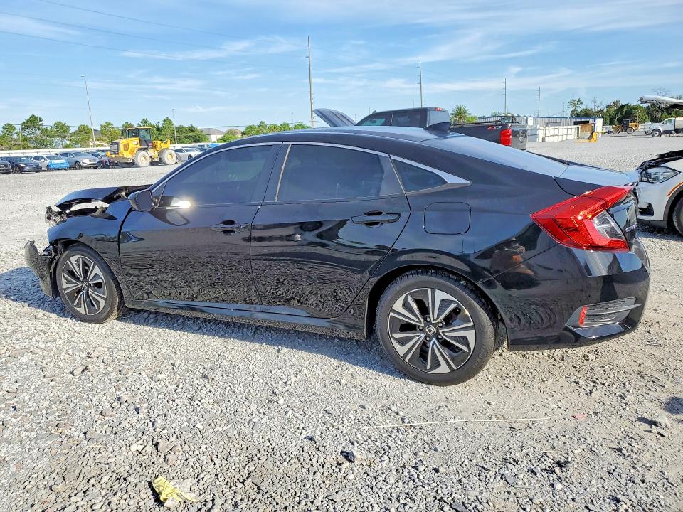 Снимка 2 от търг – 2017 HONDA CIVIC с VIN 19XFC1F38HE031881