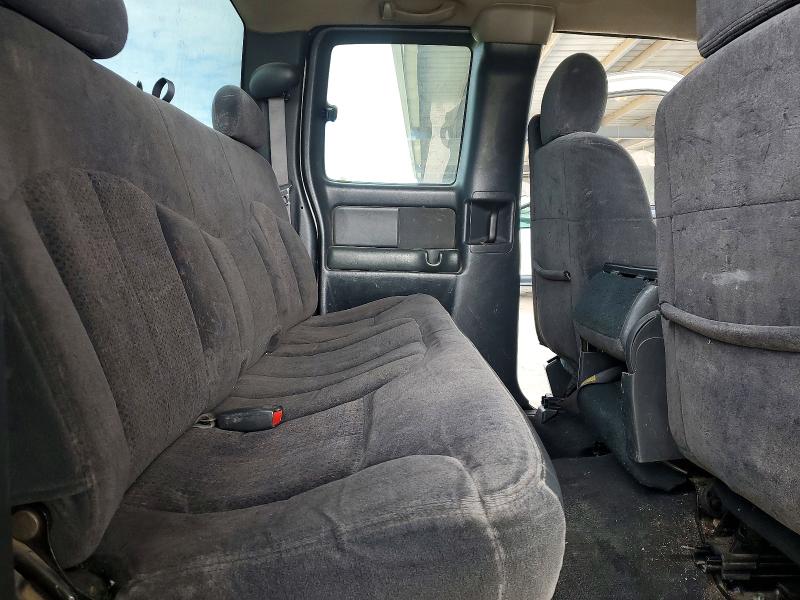 Photo 10 from auction – 2002 CHEVROLET SILVERADO with VIN 2GCEC19V521198146