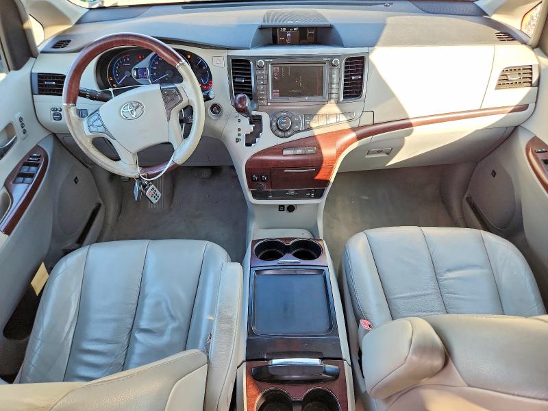 Снимка 8 от търг – 2011 TOYOTA SIENNA с VIN 5TDDK3DC8BS007537