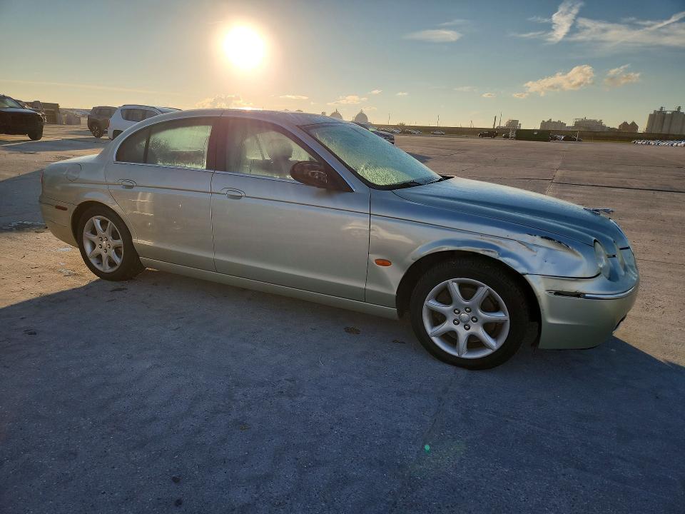 Photo 4 from auction – 2006 JAGUAR S-TYPE with VIN SAJWA01B06HN54285