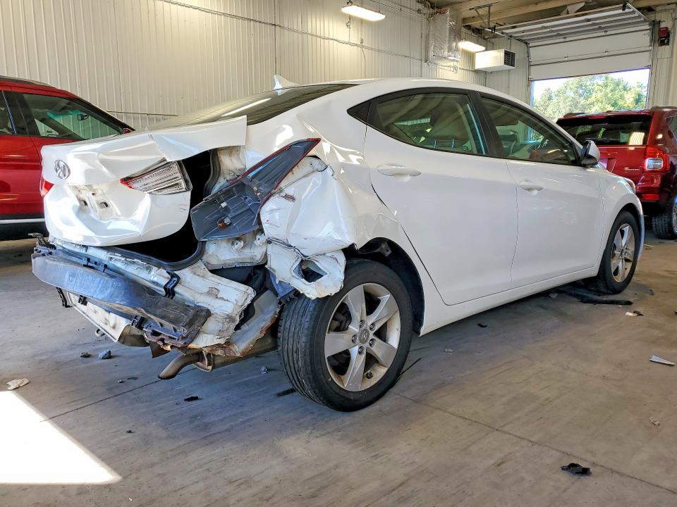 Photo 3 from auction – 2012 HYUNDAI ELANTRA with VIN 5NPDH4AE3CH126307