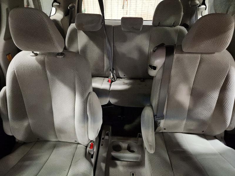 Photo 10 from auction – 2013 TOYOTA SIENNA with VIN 5TDKK3DC4DS351781
