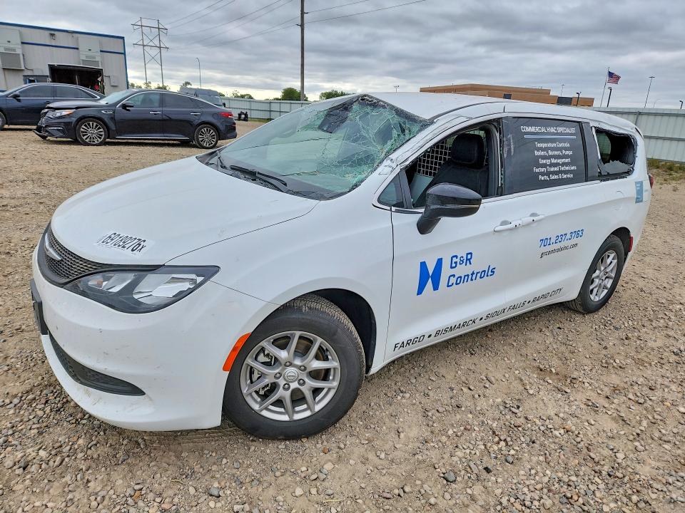 CHRYSLER VOYAGER 2026 with VIN 2C4RC1CGXTR255651 - Photo from auction