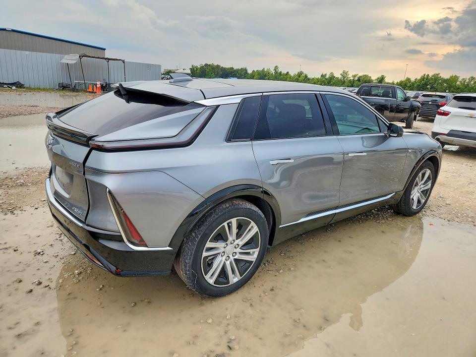 Photo 3 from auction – 2024 CADILLAC LYRIQ with VIN 1GYKPMRK5RZ104003