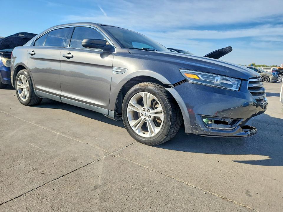 Photo 4 from auction – 2017 FORD TAURUS with VIN 1FAHP2E81HG143038