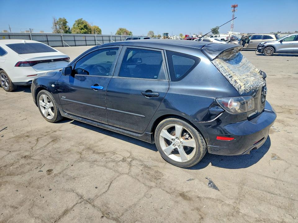 Photo 2 from auction – 2006 MAZDA 3 with VIN JM1BK144761540986