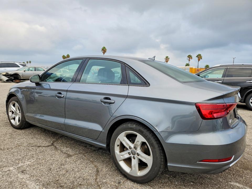 صورة رقم 2 من المزاد - 2018 AUDI A3 مع VIN WAUAUGFF2J1041512
