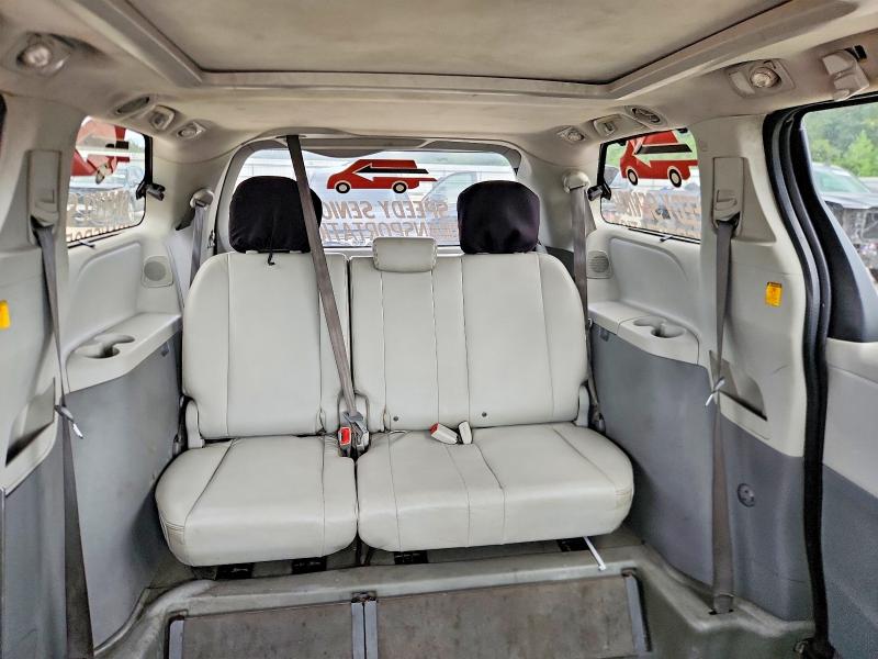 Photo 10 from auction – 2011 TOYOTA SIENNA with VIN 5TDYK3DC0BS111053