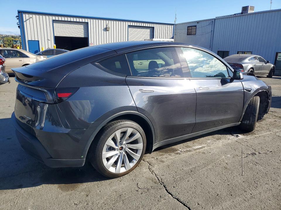 Foto 3 de la subasta – 2026 TESLA MODEL Y con VIN 7SAYGDEE1TF348361