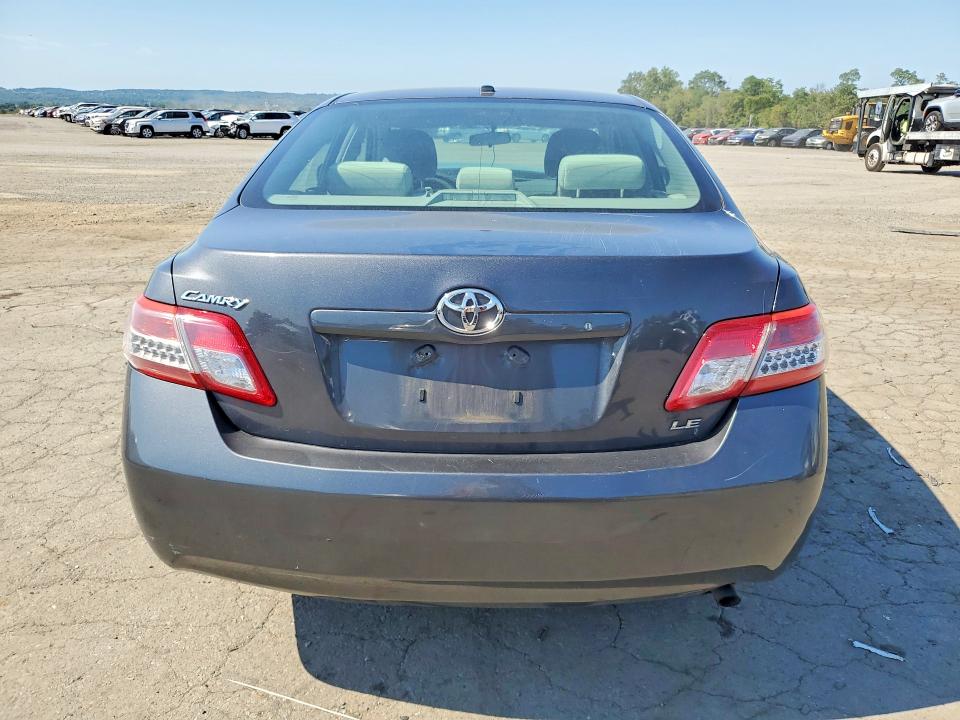 Снимка 6 от търг – 2011 TOYOTA CAMRY с VIN 4T1BF3EK3BU222204