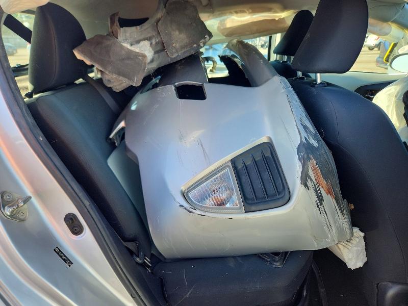 Photo 10 from auction – 2012 TOYOTA PRIUS C with VIN JTDKDTB37C1505750