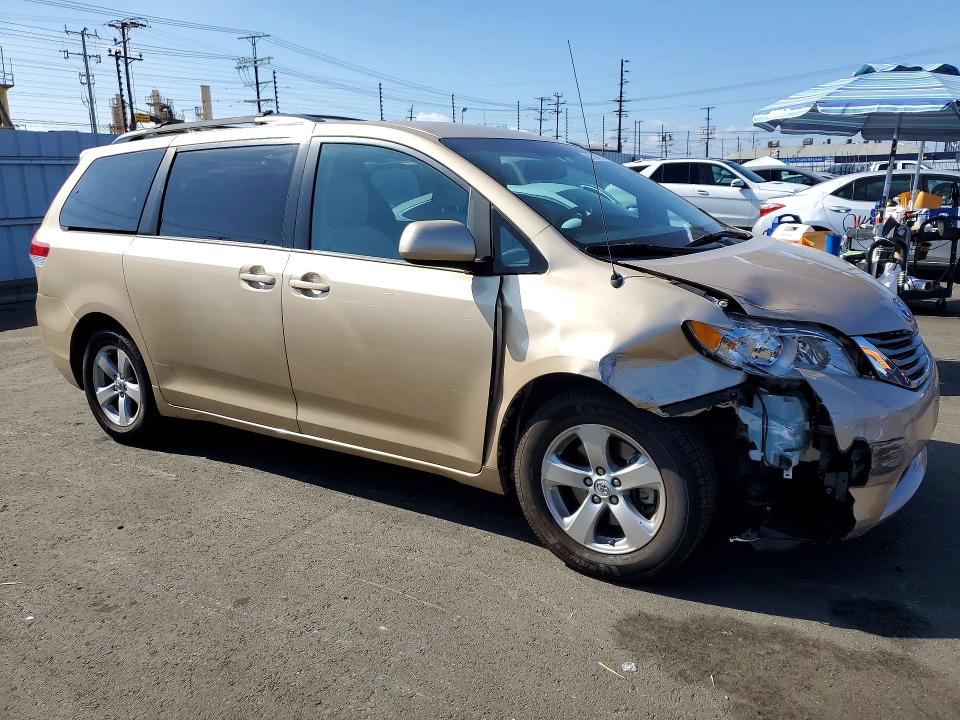 Photo 4 from auction – 2013 TOYOTA SIENNA with VIN 5TDKK3DC2DS292875