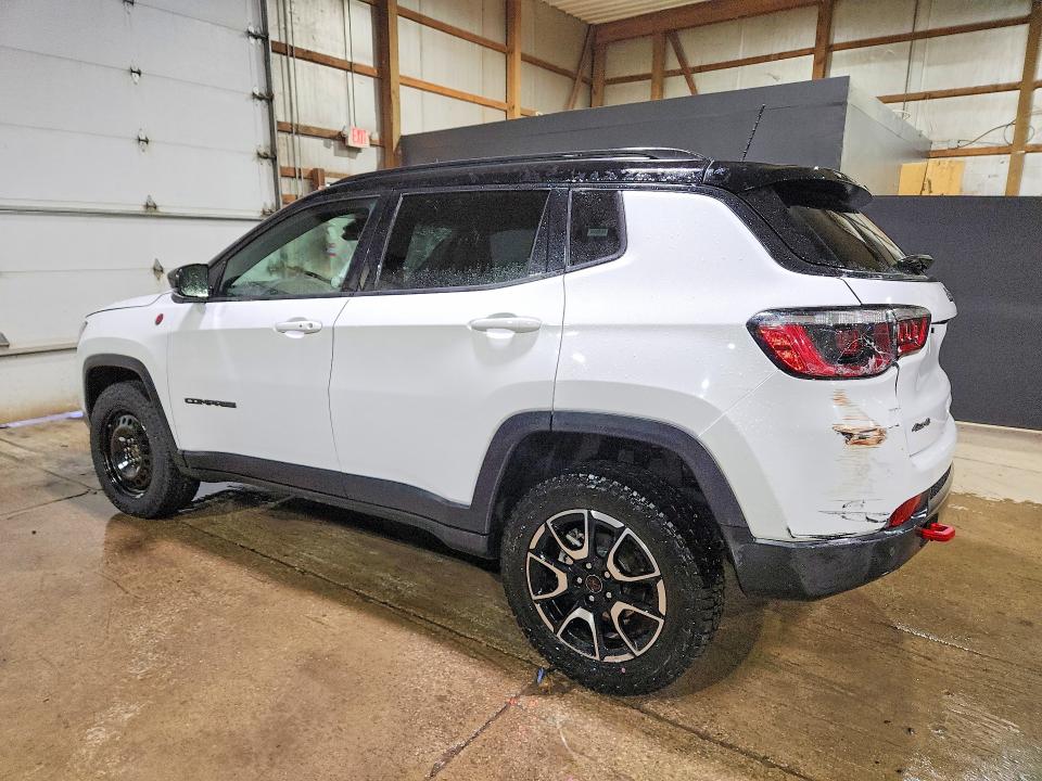 Photo 2 from auction – 2025 JEEP COMPASS with VIN 3C4NJDDN9ST570133