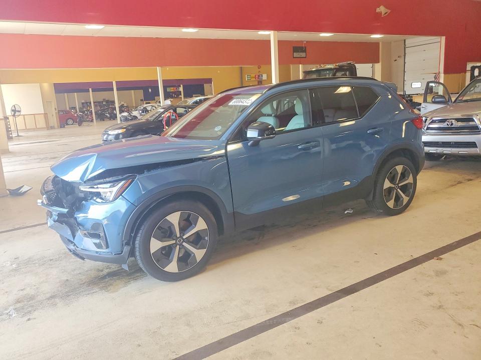 VOLVO XC40 2023 with VIN YV4L12UW8P2932060 - Photo from auction