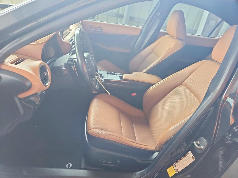Снимка 7 от търг – 2021 LEXUS IS с VIN JTHCA1D29M5116557