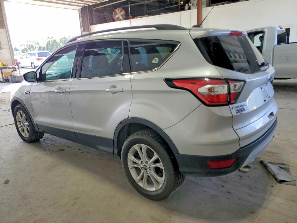 Снимка 2 от търг – 2017 FORD ESCAPE с VIN 1FMCU9GD2HUC98601