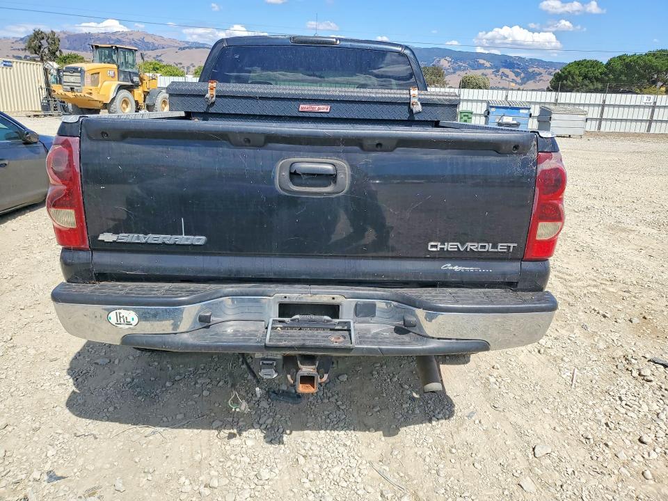 Photo 6 from auction – 2003 CHEVROLET SILVERADO with VIN 2GCEK19T031148774