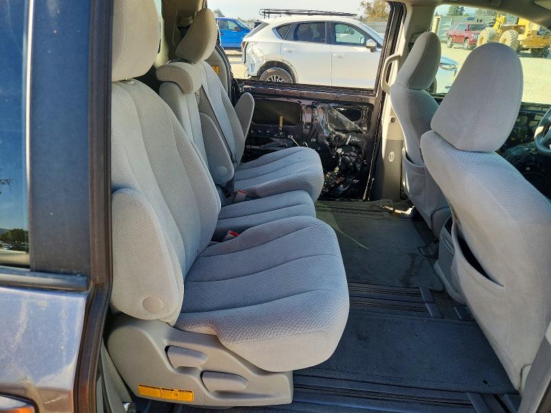 Photo 11 from auction – 2011 TOYOTA SIENNA with VIN 5TDKK3DC5BS160240