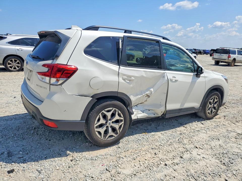 Photo 3 from auction – 2019 SUBARU FORESTER with VIN JF2SKAEC6KH520804