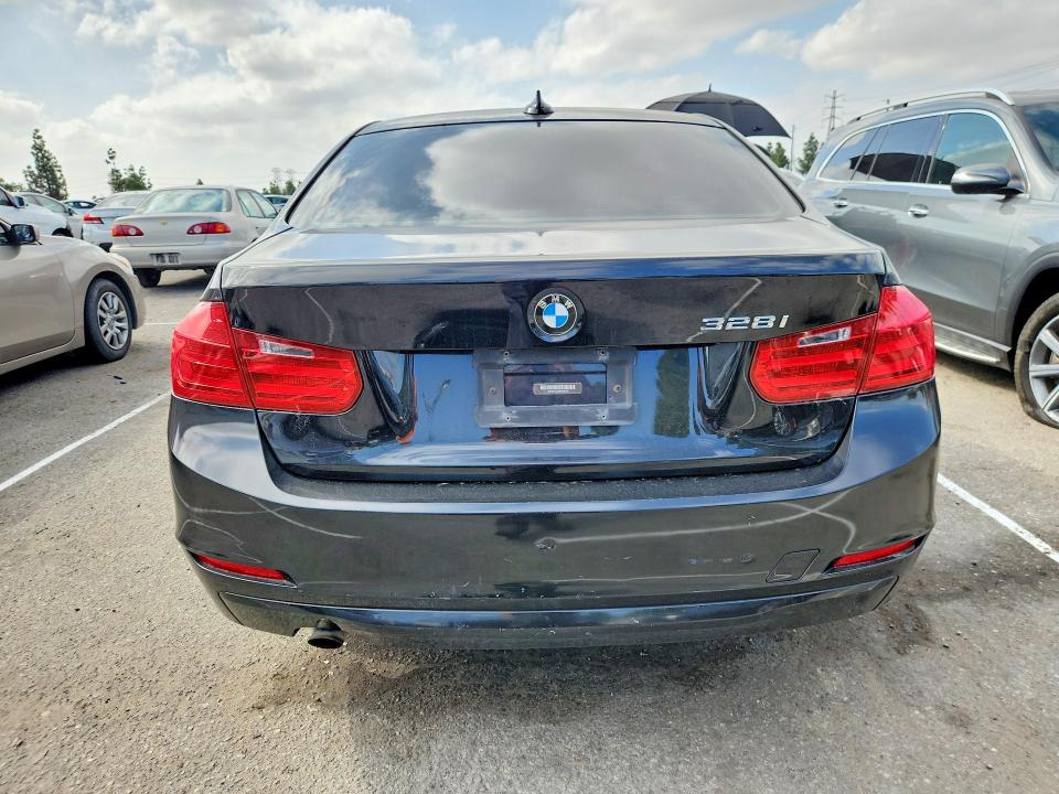 Photo 6 from auction – 2013 BMW 328 with VIN WBA3C1C59DF436167