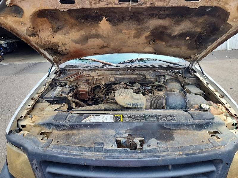 Photo 11 from auction – 2002 FORD F150 with VIN 1FTRX18L32NB05970