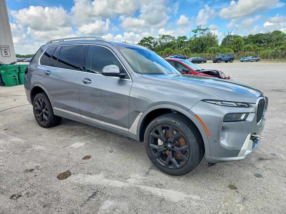 Photo 4 from auction – 2025 BMW X7 with VIN 5UX23EM07S9Y16546