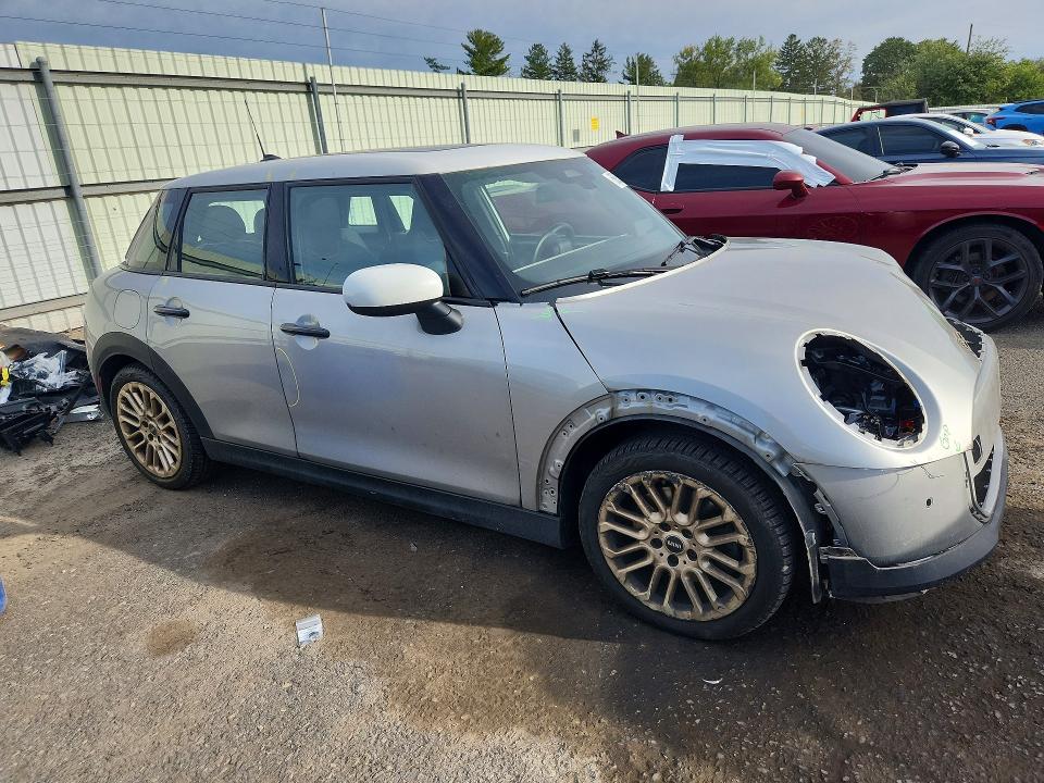 صورة رقم 4 من المزاد - 2025 MINI COOPER مع VIN WMW53GD05S2W45828