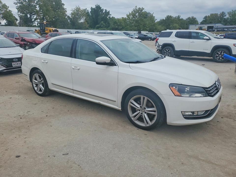 Photo 4 from auction – 2013 VOLKSWAGEN PASSAT with VIN 1VWCN7A30DC128109