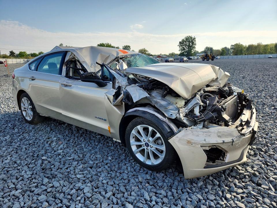 Photo 4 from auction – 2019 FORD FUSION with VIN 3FA6P0LU3KR168549