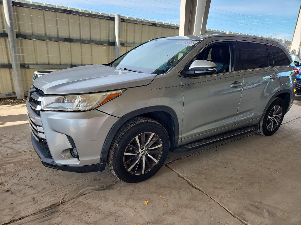 Zdjęcie 1 z aukcji – 2017 TOYOTA HIGHLANDER z VIN 5TDKZRFH8HS516910