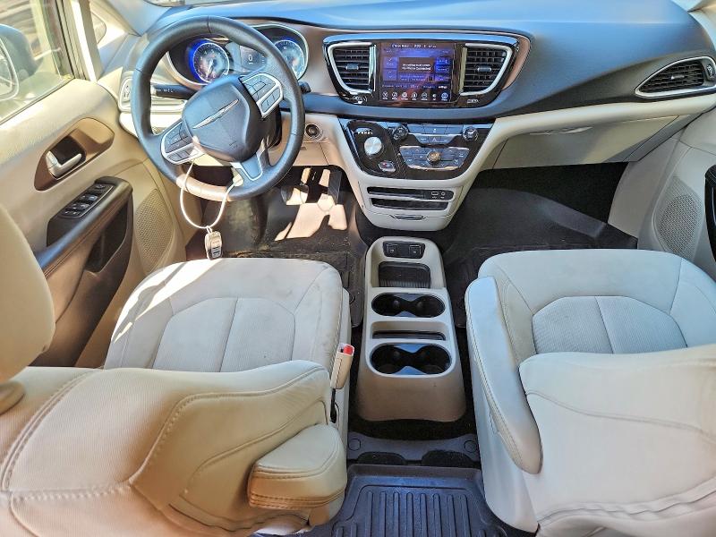 Снимка 8 от търг – 2017 CHRYSLER PACIFICA с VIN 2C4RC1DG7HR516112