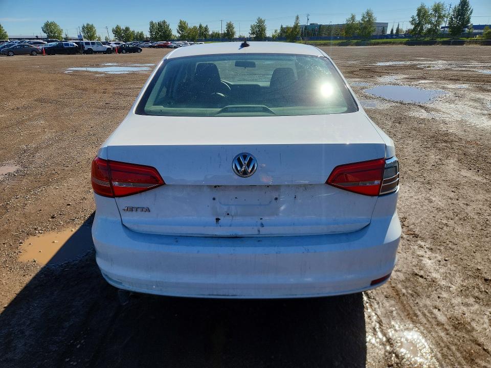 Photo 6 from auction – 2015 VOLKSWAGEN JETTA with VIN 3VW2K7AJ5FM409598