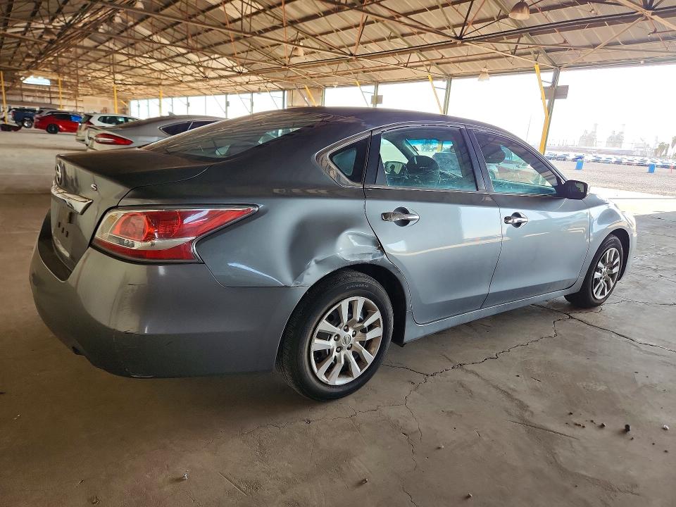 Photo 3 from auction – 2015 NISSAN ALTIMA with VIN 1N4AL3AP5FC261050