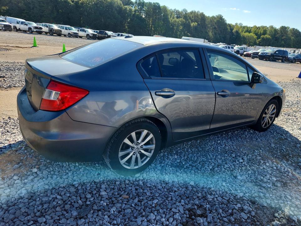 Photo 3 from auction – 2012 HONDA CIVIC with VIN 19XFB2F98CE310060