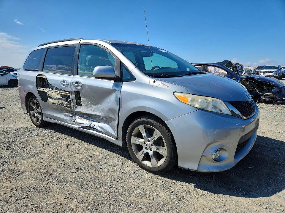 Photo 4 from auction – 2013 TOYOTA SIENNA with VIN 5TDXK3DC4DS368568