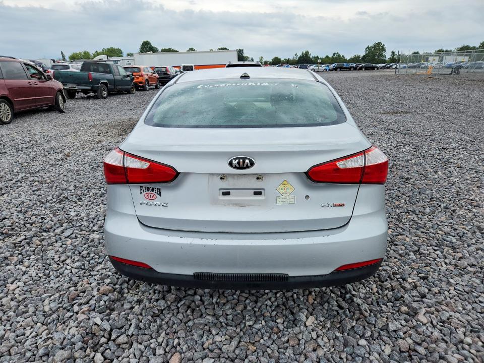 Foto 6 de la subasta – 2015 KIA FORTE con VIN KNAFK4A61F5370140