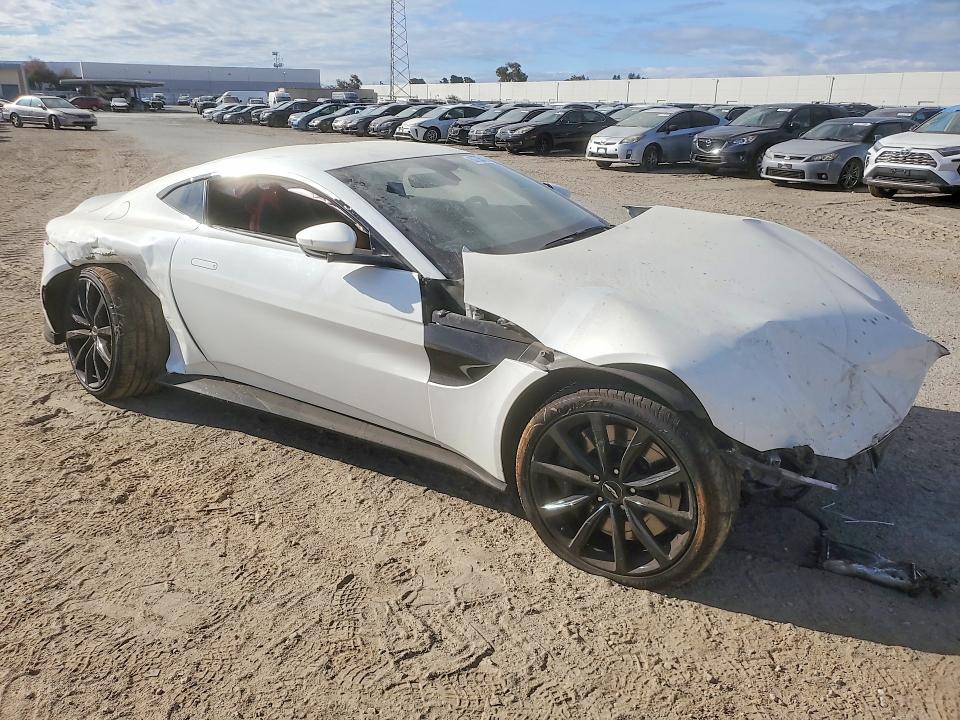 Photo 4 from auction – 2019 ASTON MARTIN VANTAGE with VIN SCFSMGAWXKGN02034
