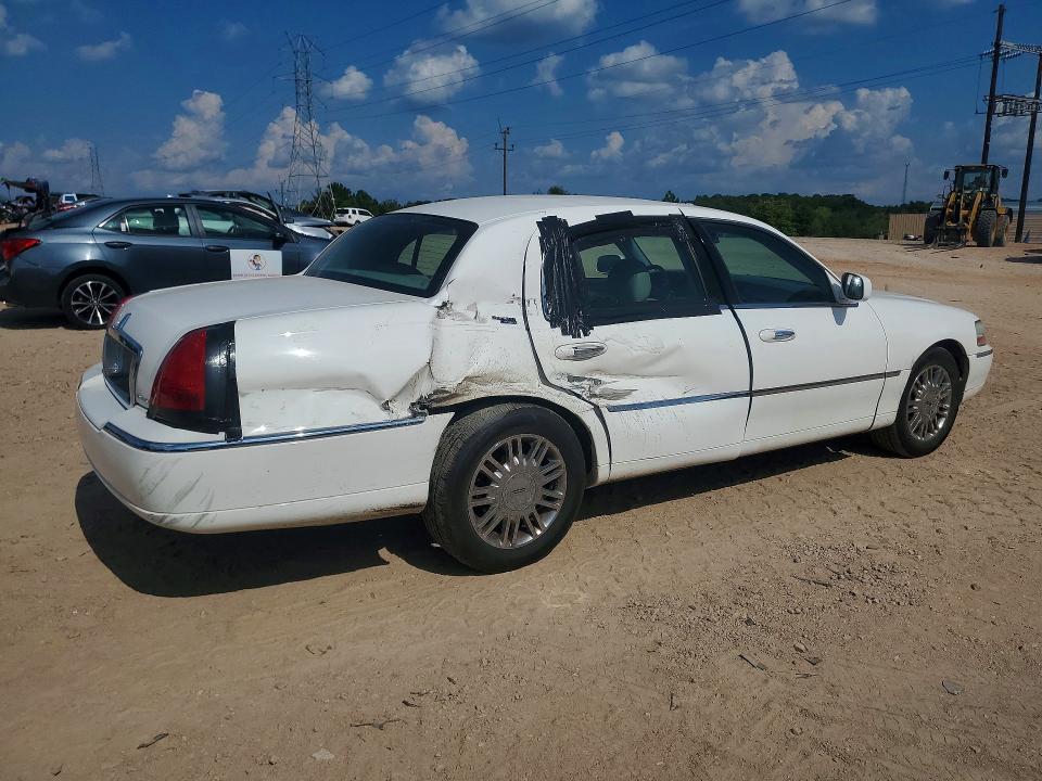Photo 3 from auction – 2007 LINCOLN TOWN CAR with VIN 1LNHM82V77Y630975