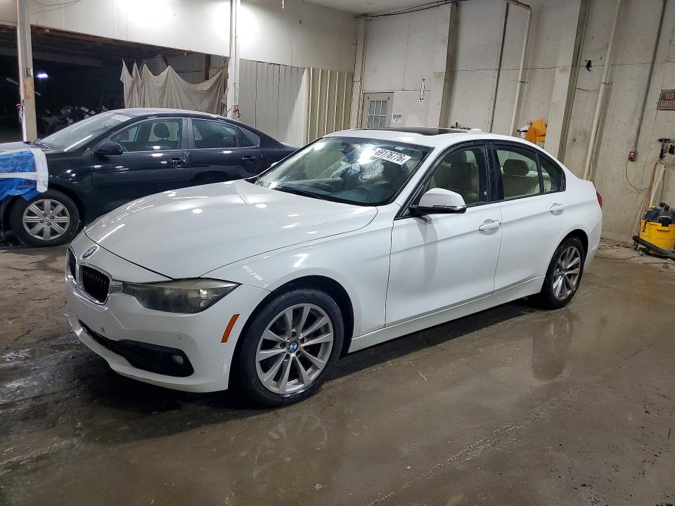 BMW 320 2016 с VIN WBA8E1G56GNU10212 - Фото с аукциона