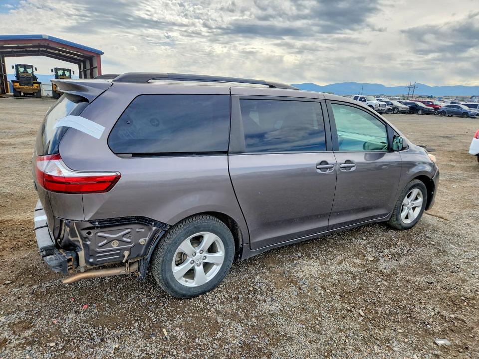Photo 3 from auction – 2016 TOYOTA SIENNA with VIN 5TDKK3DC8GS740539