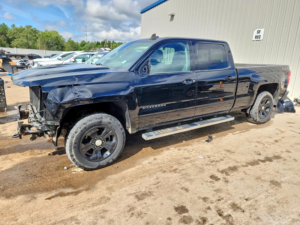 CHEVROLET SILVERADO 2018 with VIN 3GCUKREC9JG381573 - Photo from auction